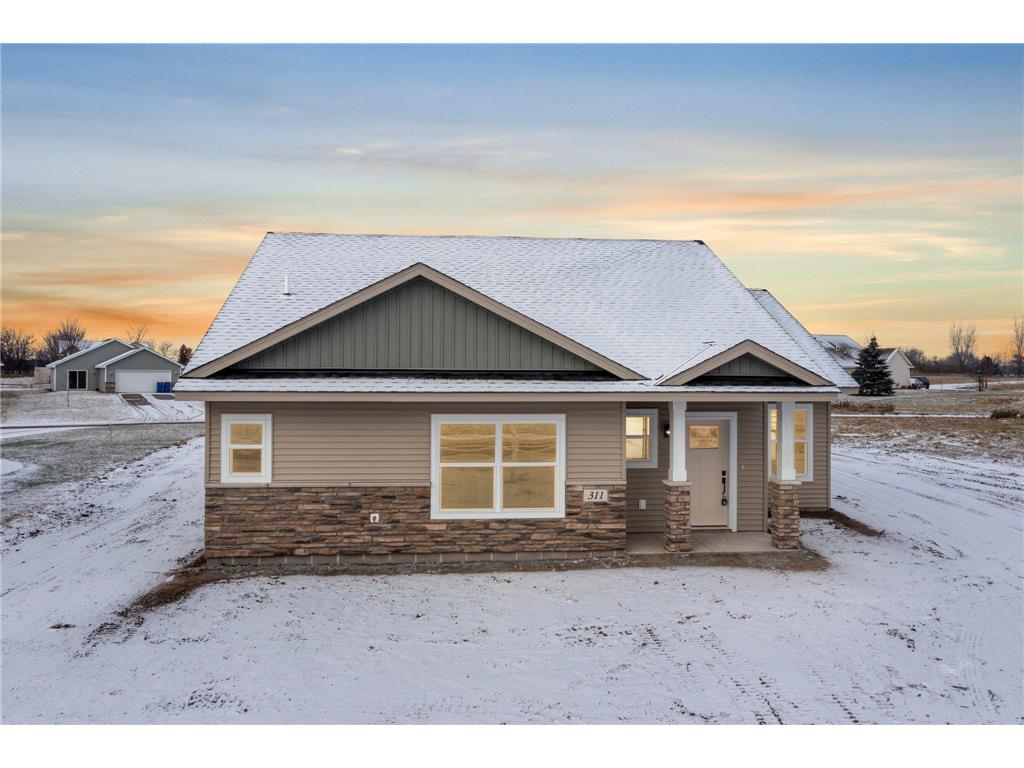 311 Gateway Parkway Osceola WI 54020 6634864 image1