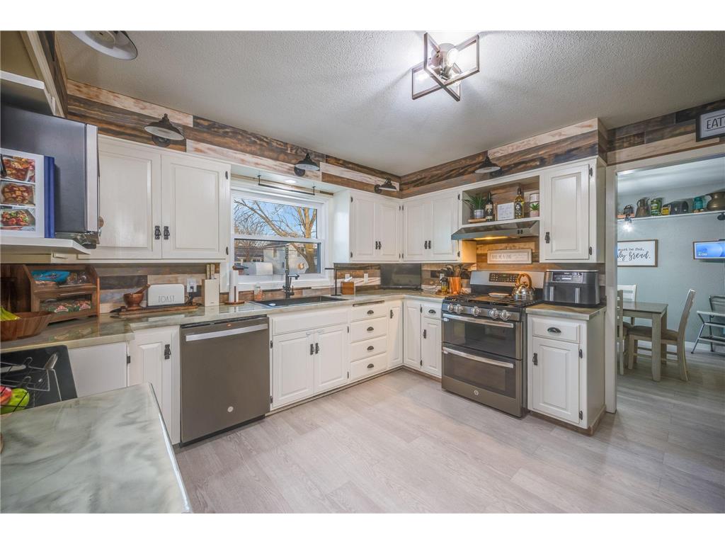 311 N Manyaska Street Sherburn MN 56171 7034138 image8