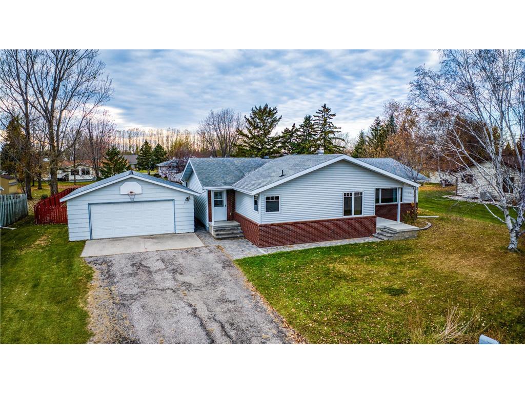 311 Oriole Avenue N Thief River Falls MN 56701 6714059 image1