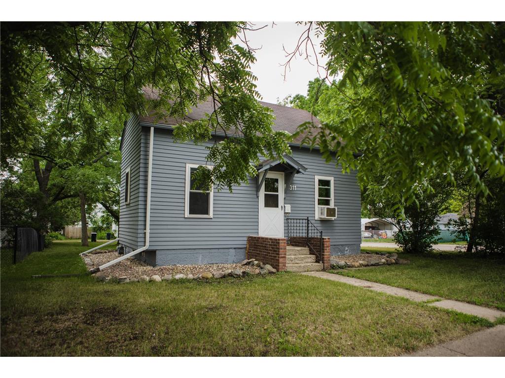 311 W 5th Street Morris MN 56267 6393948 image1