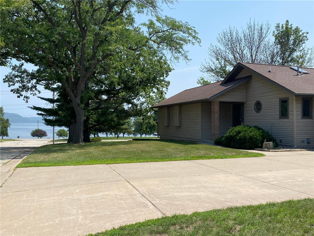 311 W Iowa Street Lake City MN 55041 6405868 image1