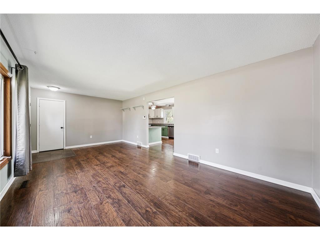 311 W State Street Belle Plaine MN 56011 6762436 image4