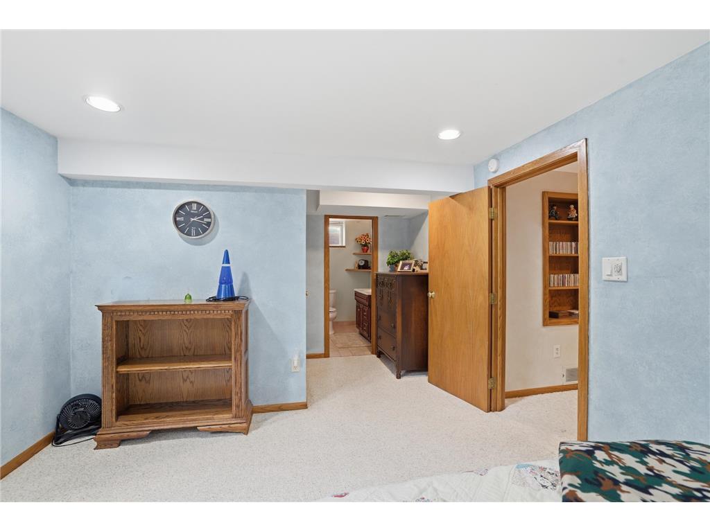3110 W 82nd Street Bloomington MN 55431 7077302 image23