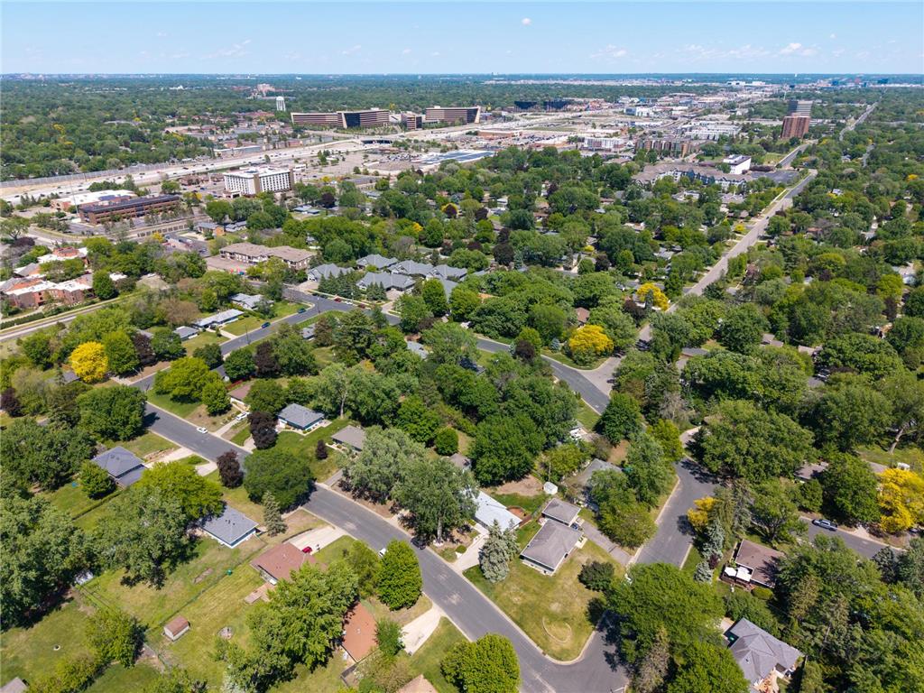 3110 W 82nd Street Bloomington MN 55431 7077302 image33