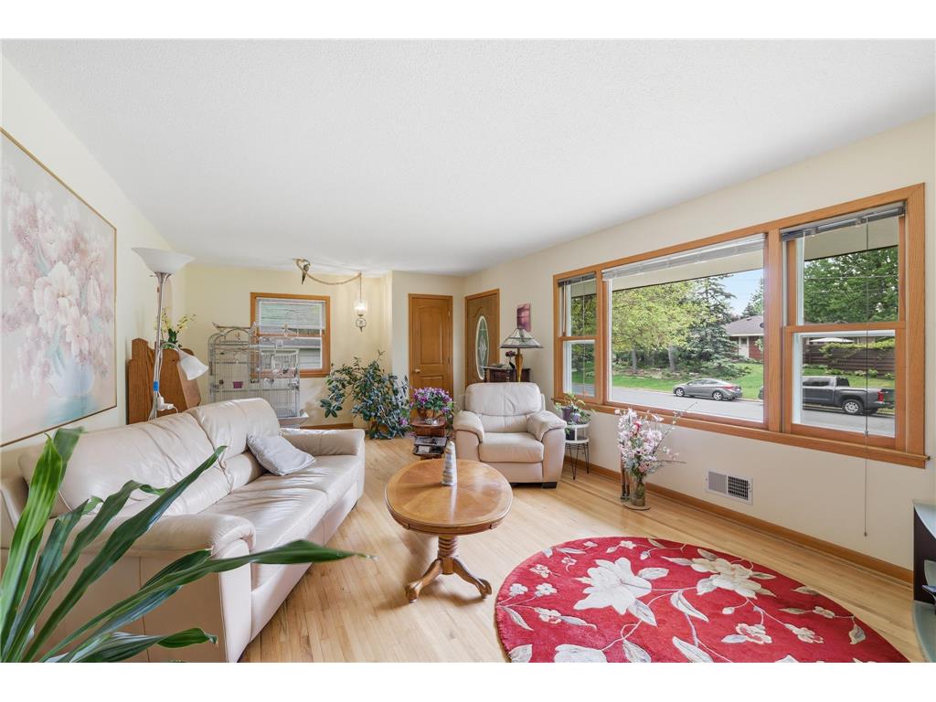3110 W 82nd Street Bloomington MN 55431 7077302 image5