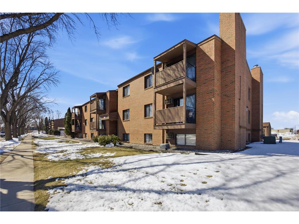 3114 3rd Street N Fargo ND 58102 7052428 image1