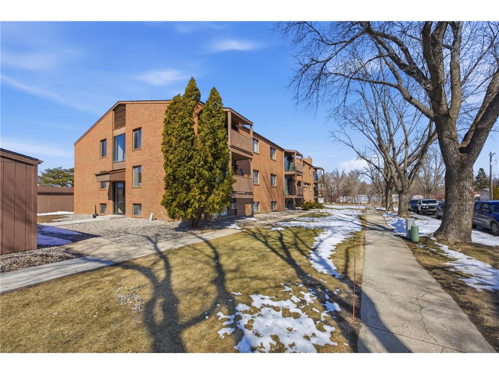 3114 3rd Street N Fargo ND 58102 7052428 image2