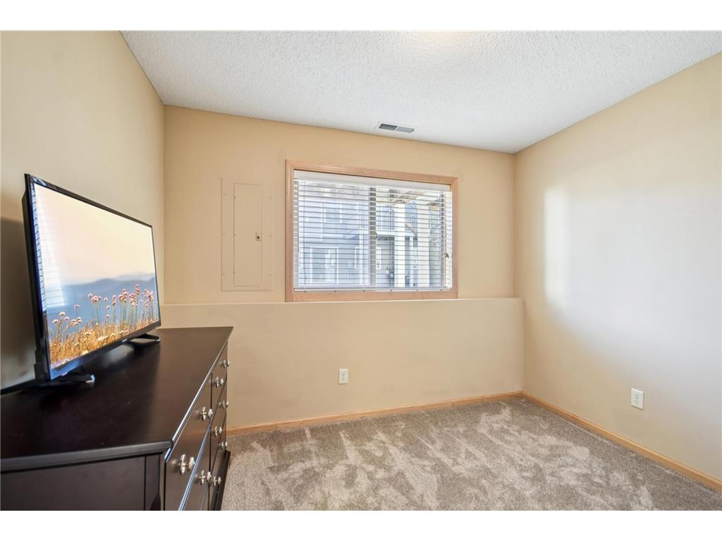 3114 Frontier Drive Woodbury MN 55129 6814071 image25