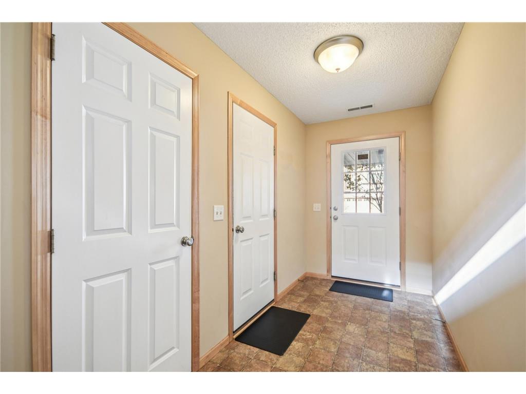 3114 Frontier Drive Woodbury MN 55129 6814071 image7