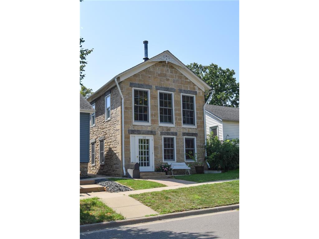 312 4th Street E Hastings MN 55033 6422524 image1