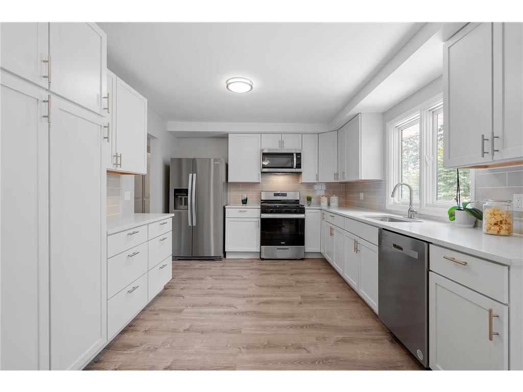 312 Brooks Avenue E Little Canada MN 55117 6400430 image1