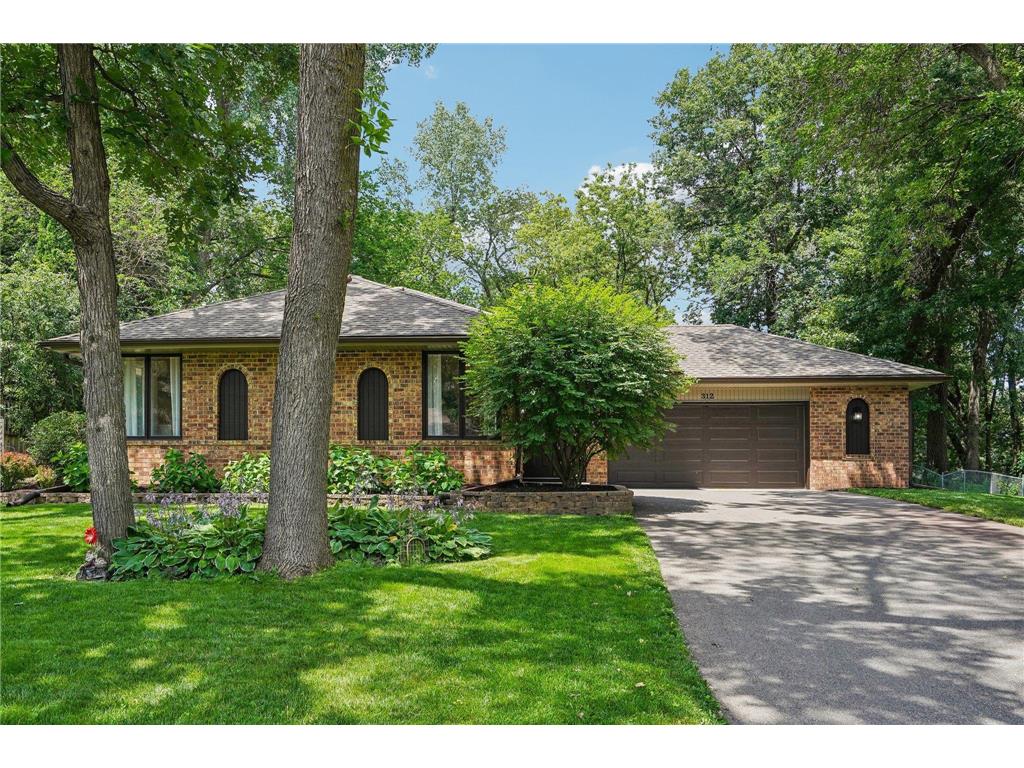 312 E 135th Street Burnsville MN 55337 6568667 image1