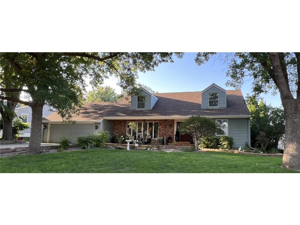 312 E 7th Street Adrian MN 56110 6458500 image1