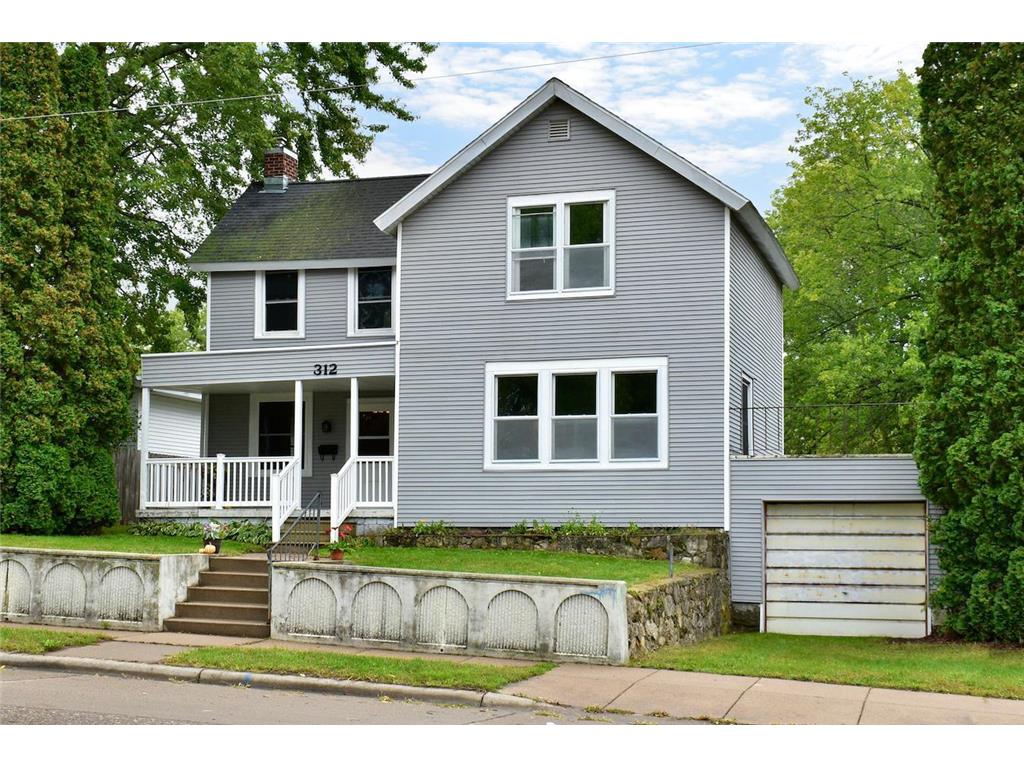 312 Hiawatha Drive E, Wabasha, MN, 55981 MLS 7741582 Edina Realty