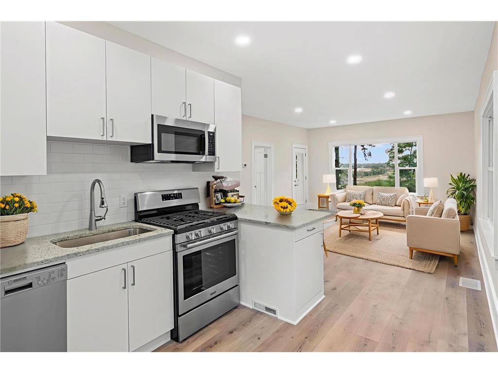 312 Jessamine Avenue E Saint Paul MN 55130 6772233 image1