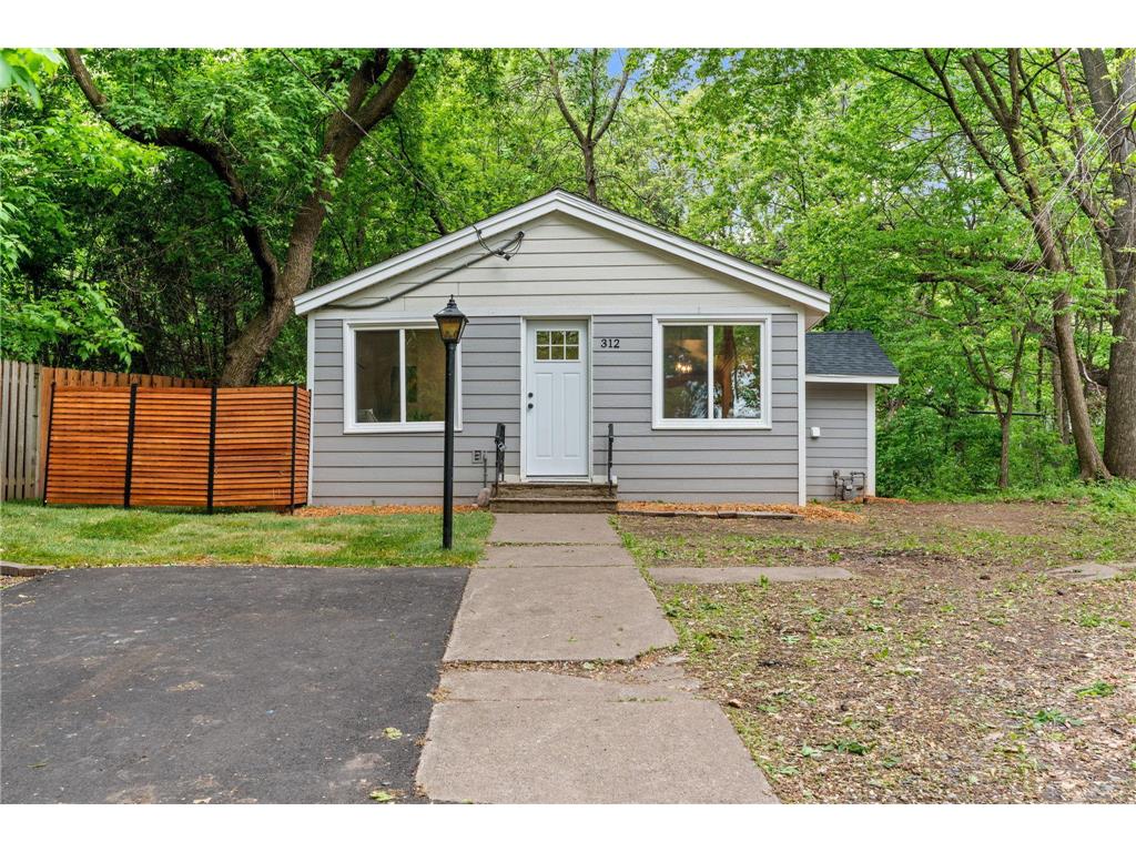 312 Wildwood Avenue White Bear Lake MN 55110 - White Bear 6723349 image1