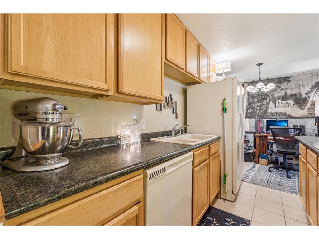 3120 Hennepin Avenue #103 Minneapolis MN 55408 6813374 image6