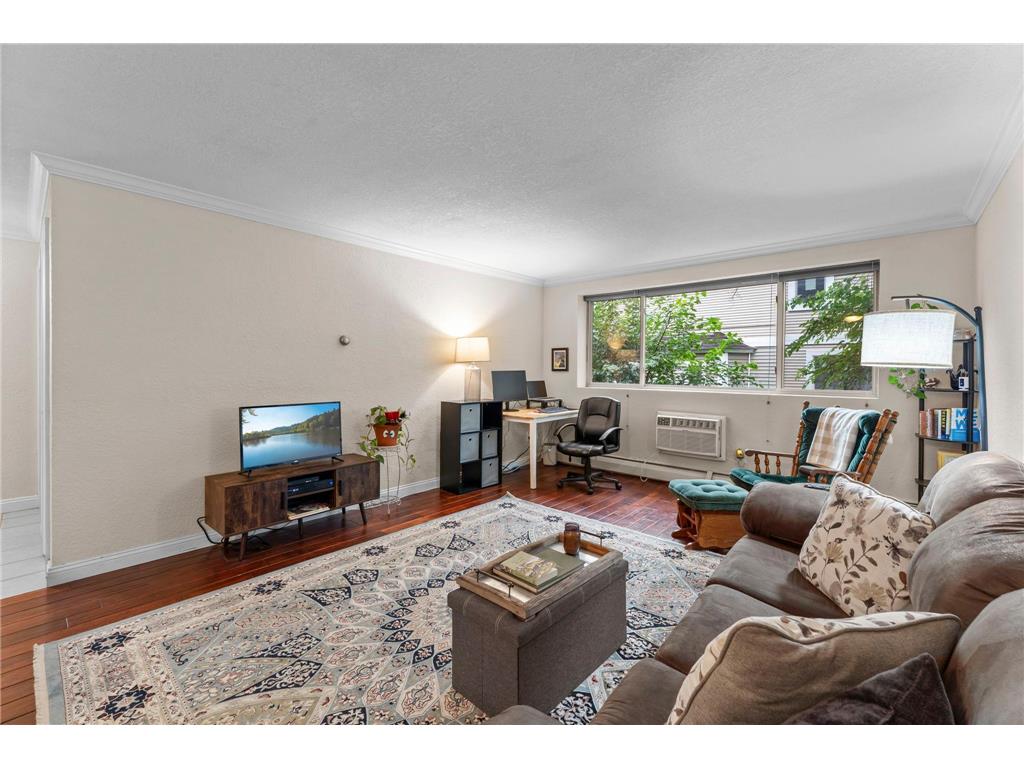 3120 Hennepin Avenue #106 Minneapolis MN 55408 7036389 image4