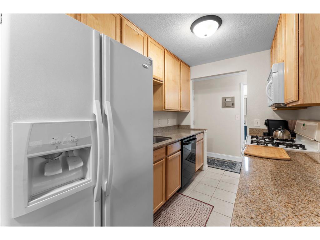 3120 Hennepin Avenue #106 Minneapolis MN 55408 7036389 image7