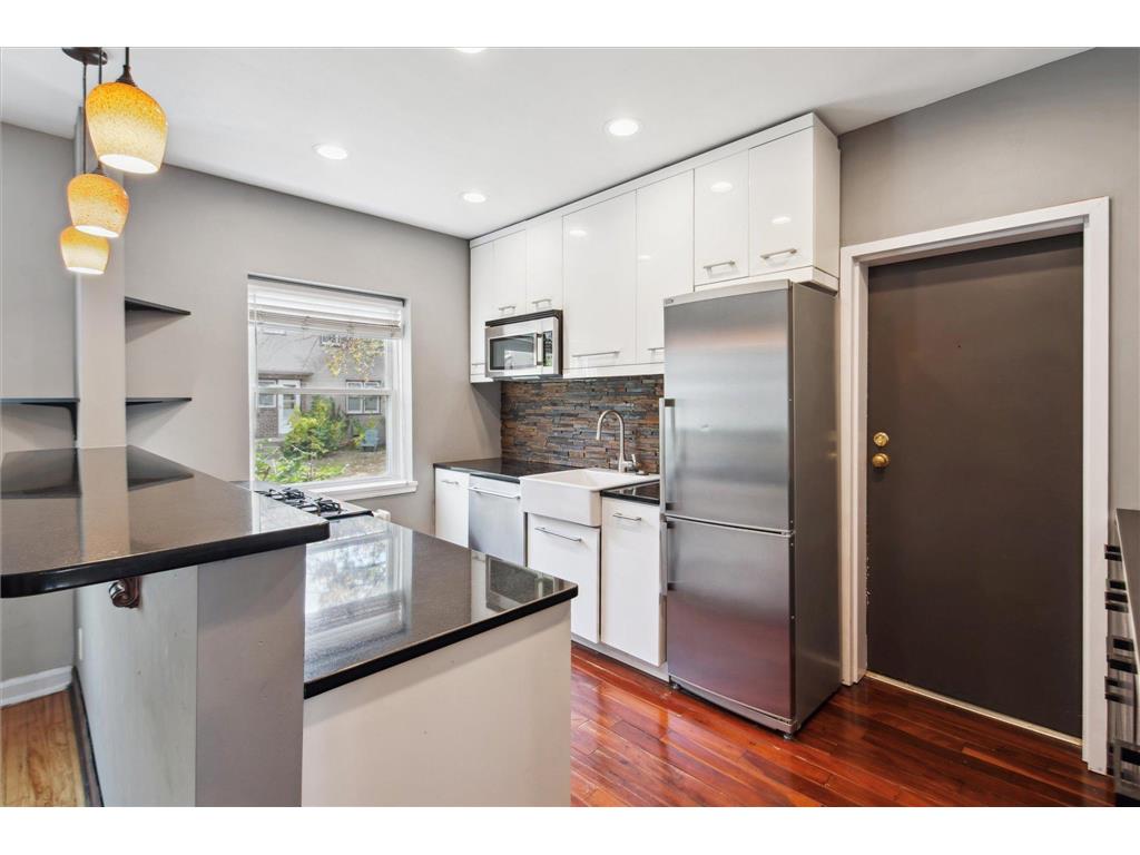 3121 Excelsior Boulevard #301 Minneapolis MN 55416 6592102 image1