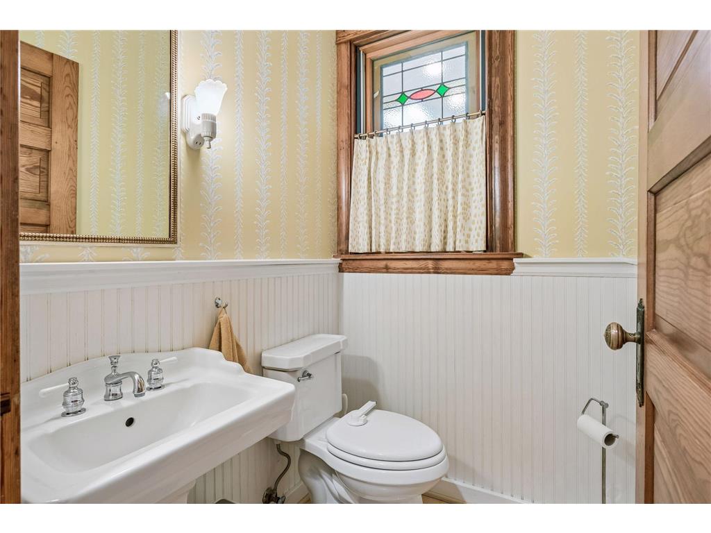3121 Humboldt Avenue S Minneapolis MN 55408 7060600 image19