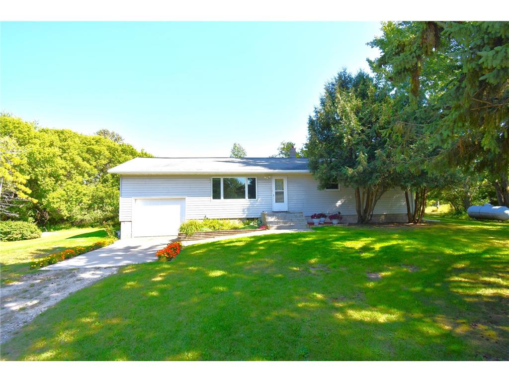 31221 630th Avenue Warroad MN 56763 6427101 image1