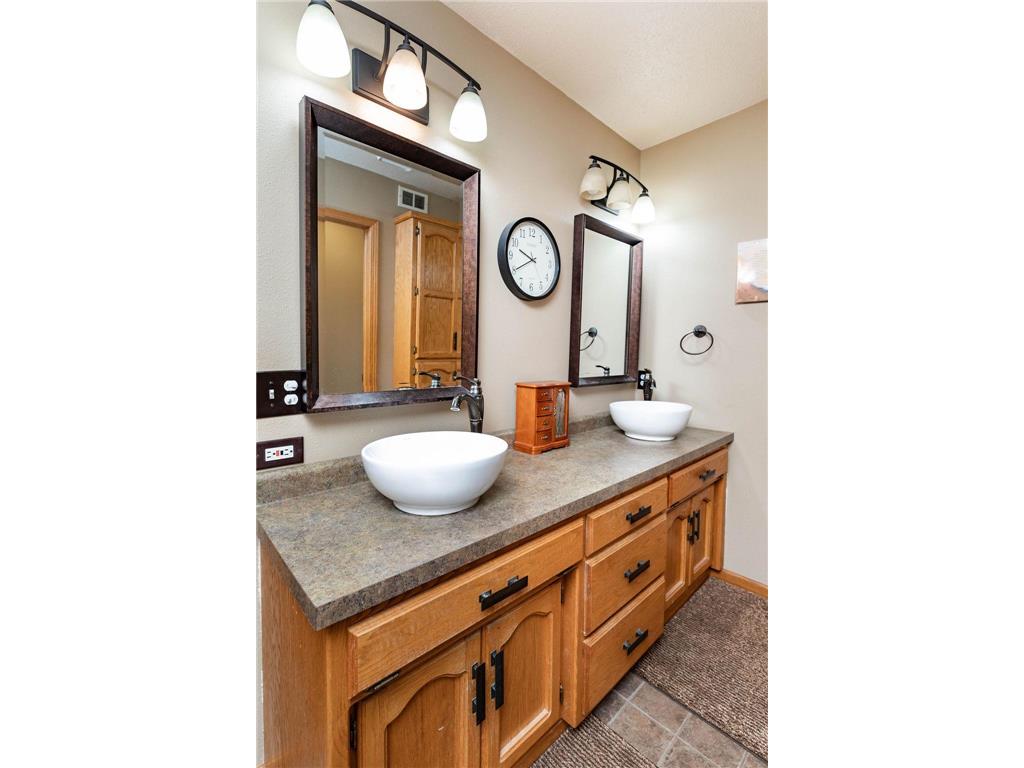 3126 37 1/2 Avenue S Fargo ND 58104 7103944 image25