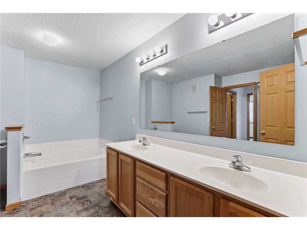 3128 Juniper Lane #E Woodbury MN 55125 7096186 image20