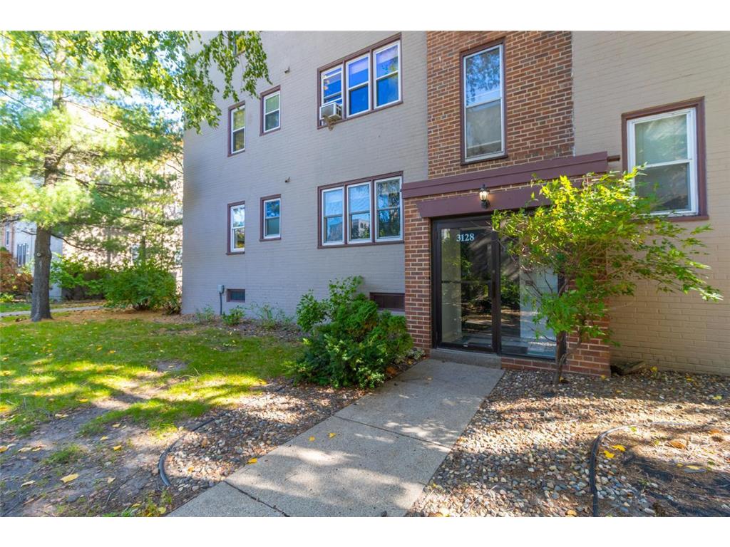 3128 W Bde Maka Ska Boulevard #415 Minneapolis MN 55416 7040013 image1