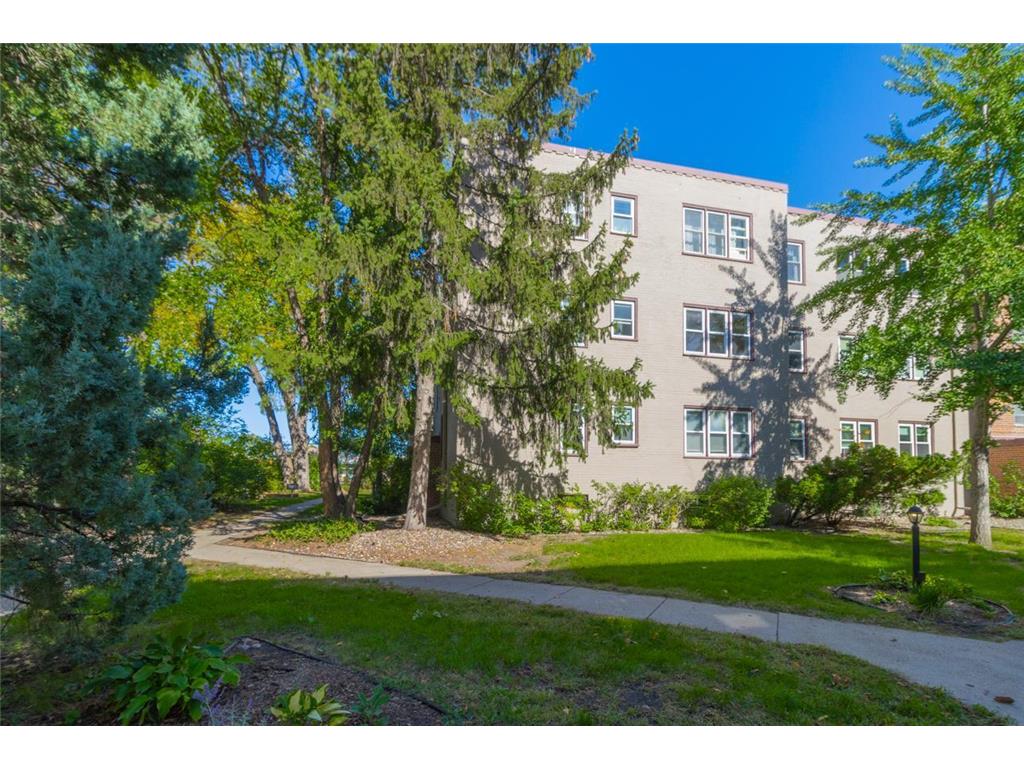 3128 W Bde Maka Ska Boulevard #415 Minneapolis MN 55416 7040013 image20
