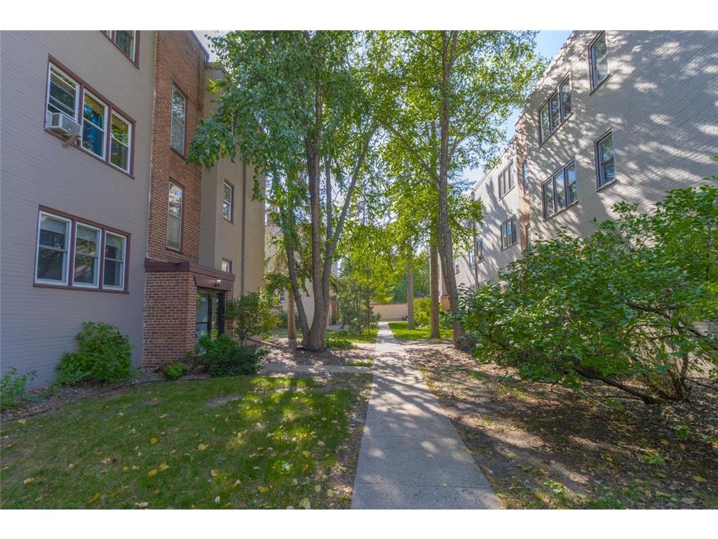 3128 W Bde Maka Ska Boulevard #415 Minneapolis MN 55416 7040013 image23
