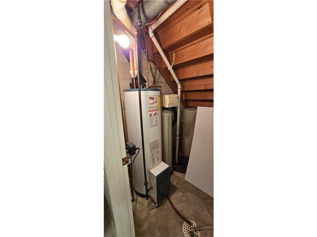 313 3rd Avenue N Emmons MN 56029 6805042 image40