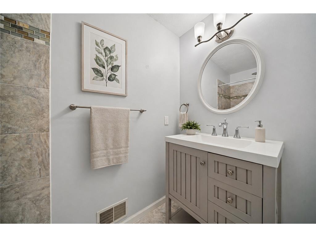 313 Chancery Lane Mankato MN 56001 7065327 image41