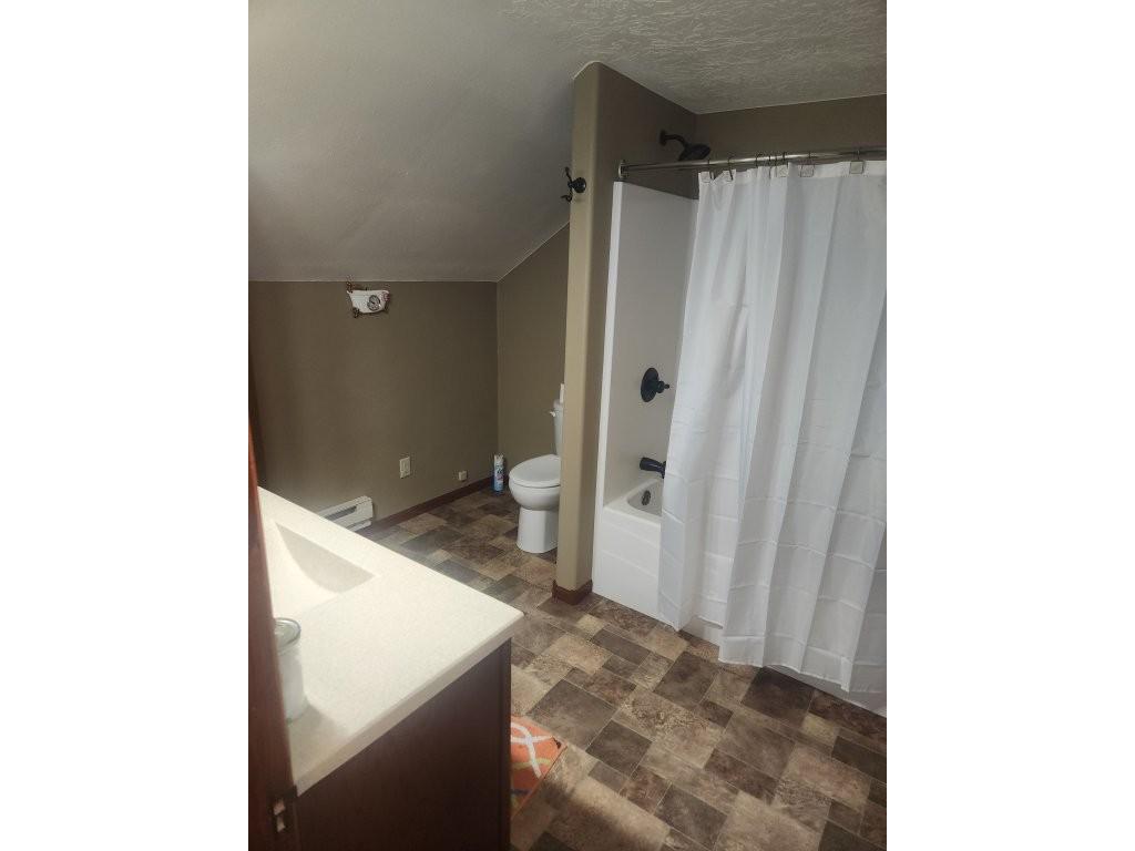 313 E 2nd Street Hills MN 56138 6733340 image15