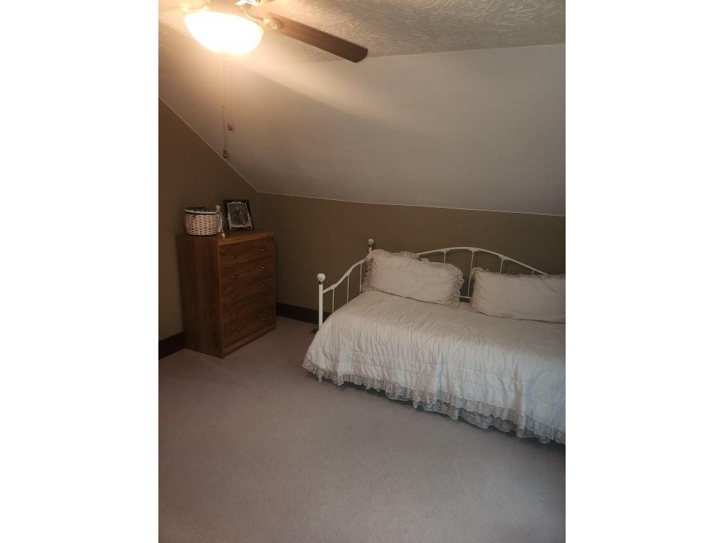 313 E 2nd Street Hills MN 56138 6733340 image16