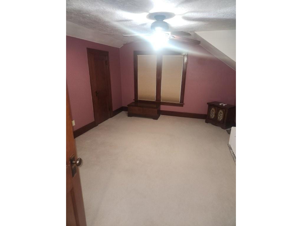 313 E 2nd Street Hills MN 56138 6733340 image19