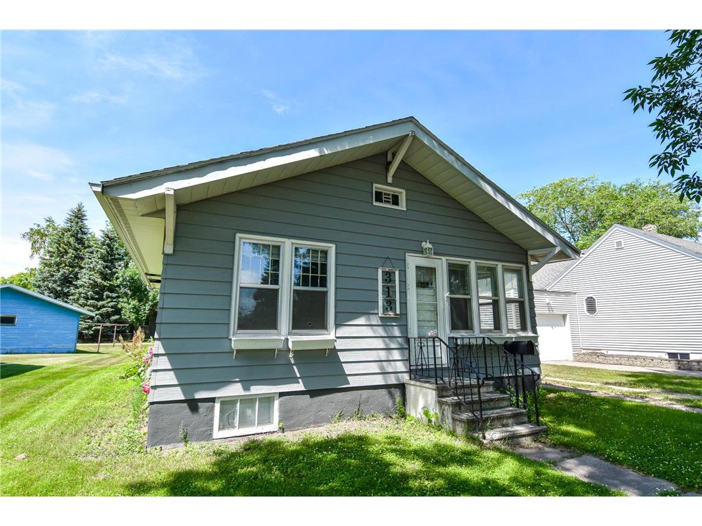 313 E Prairie Avenue Warren MN 56762 7107249 image2
