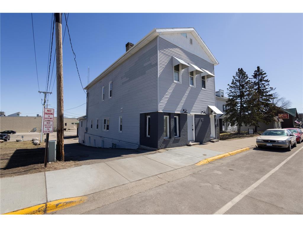 313 S Cascade Street Fergus Falls MN 56537 6514366 image1