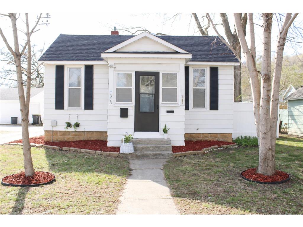 313 S Lake Street North Mankato MN 56003 7065497 image1