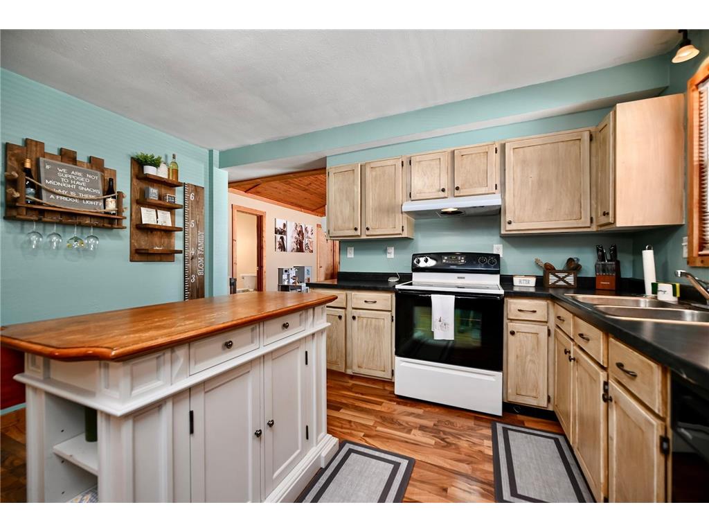 313 S Washington Street Houston MN 55943 6801960 image14