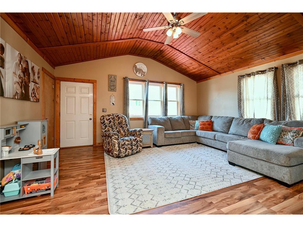 313 S Washington Street Houston MN 55943 6801960 image15