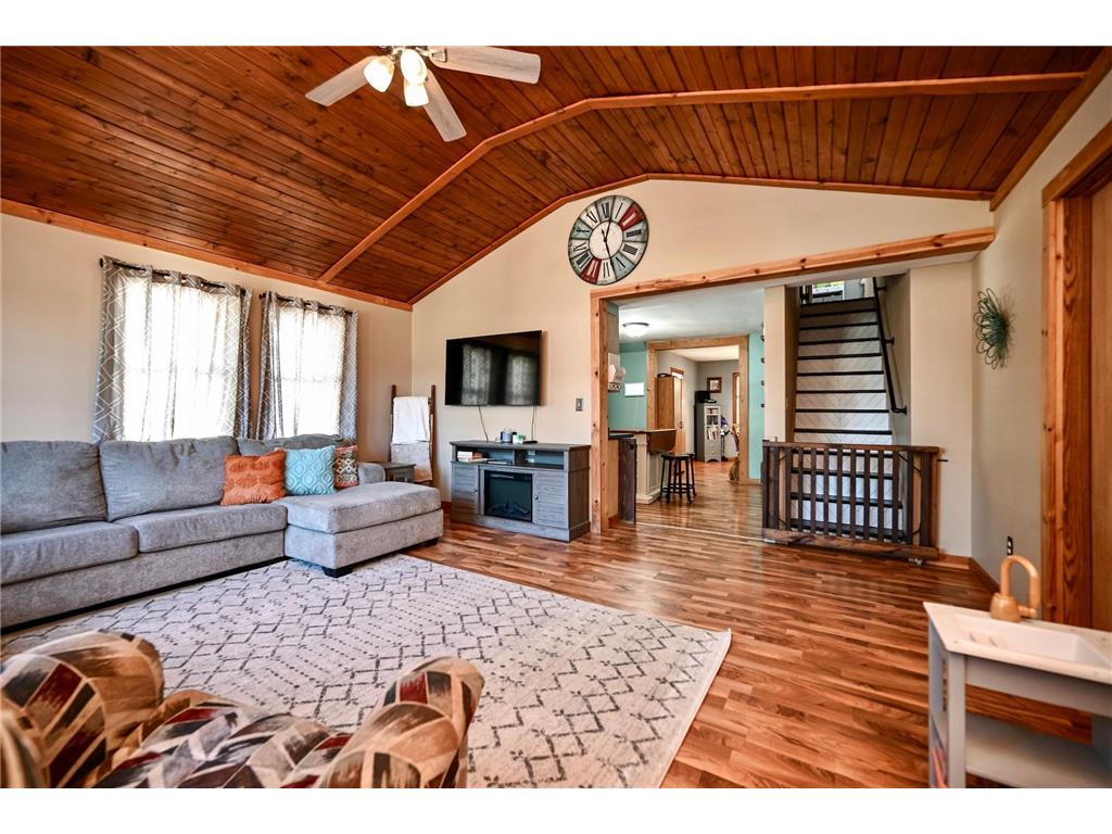 313 S Washington Street Houston MN 55943 6801960 image16