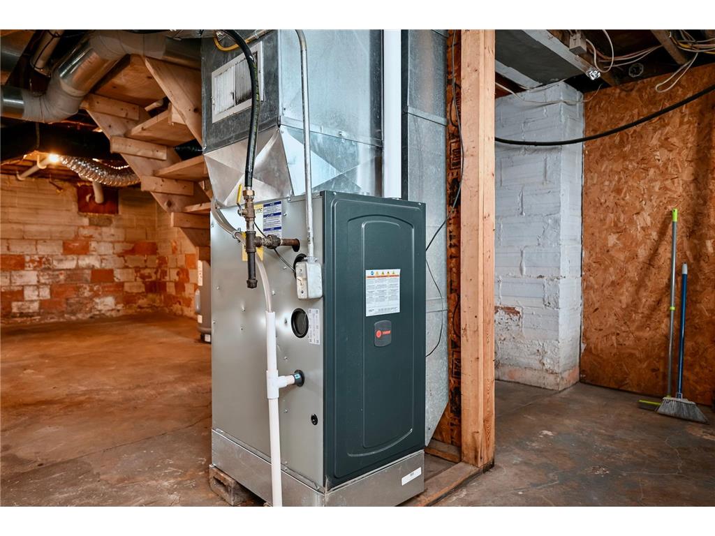 313 S Washington Street Houston MN 55943 6801960 image26