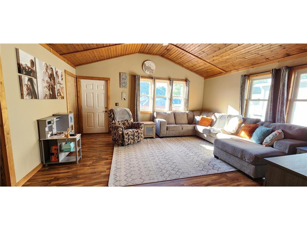 313 S Washington Street Houston MN 55943 6801960 image3