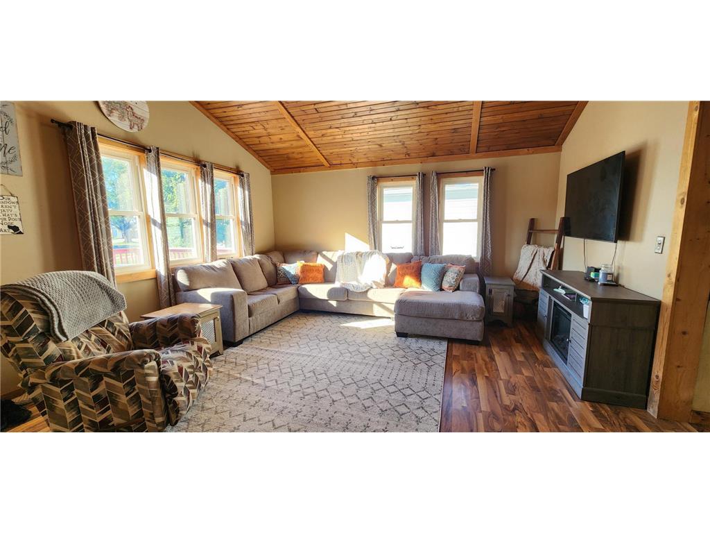 313 S Washington Street Houston MN 55943 6801960 image4