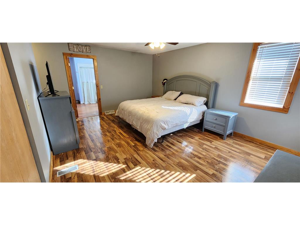 313 S Washington Street Houston MN 55943 6801960 image6