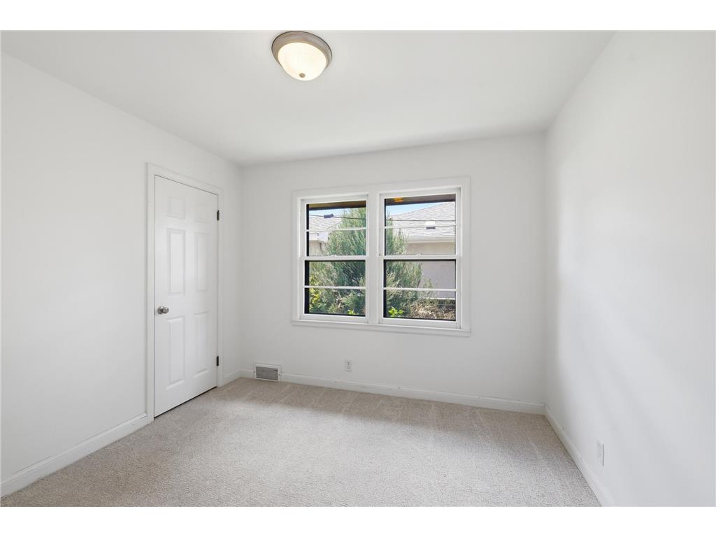 3131 Parkview Boulevard Robbinsdale MN 55422 7105395 image12