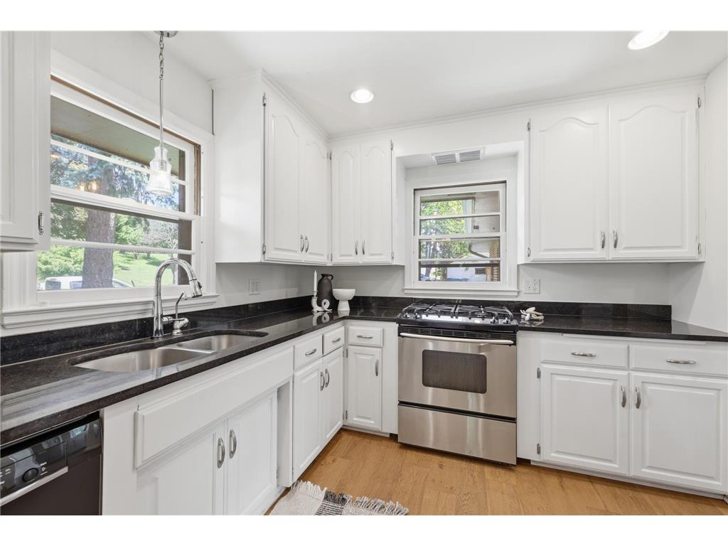 3131 Parkview Boulevard Robbinsdale MN 55422 7105395 image9