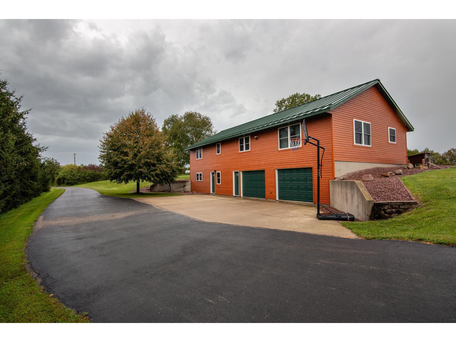 31340 County Road 16, La Crescent, MN, 55947 MLS 6090382 Edina Realty