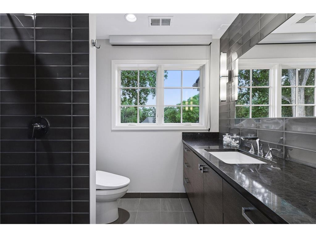 3135 North Shore Drive Orono MN 55391 - Lake Minnetonka 7066030 image38